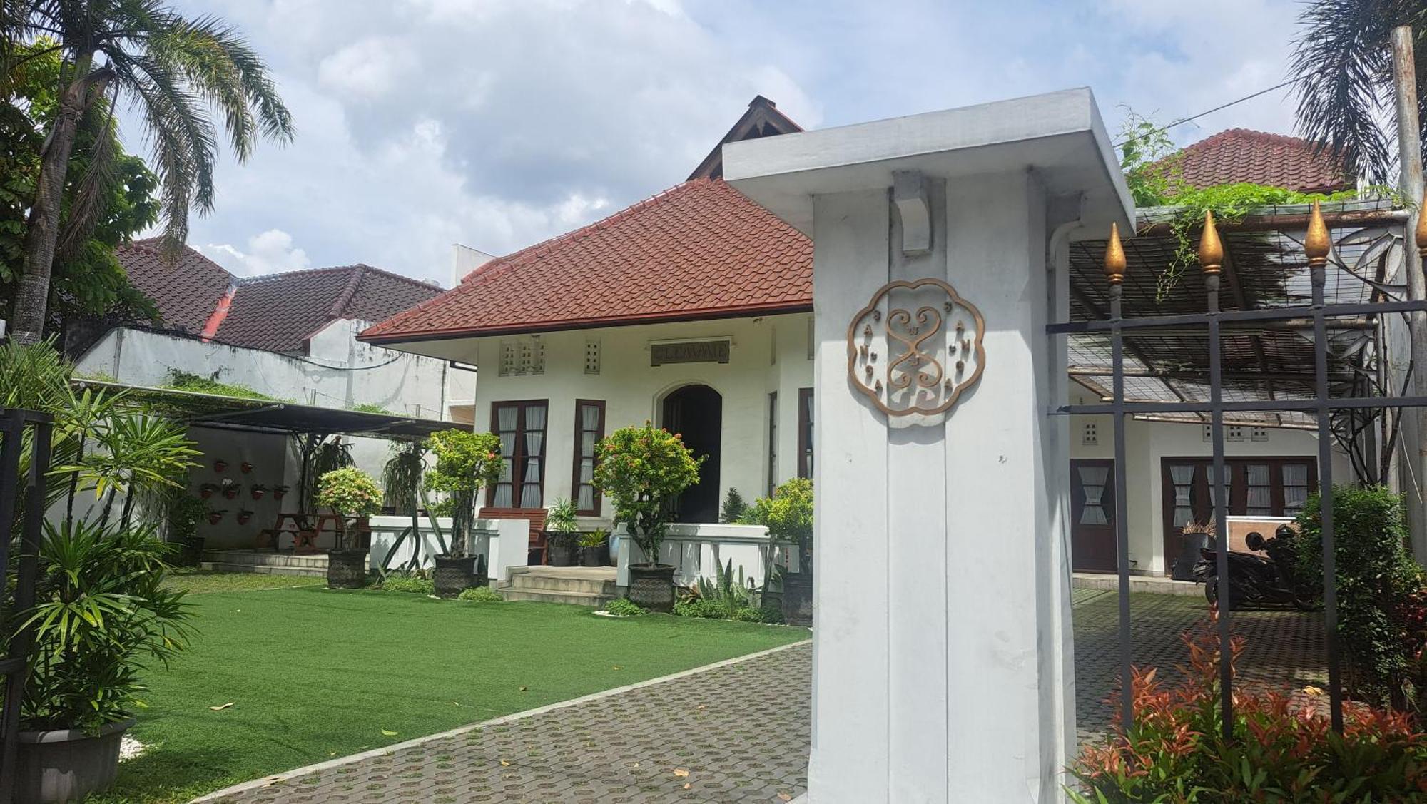 Kutus Kutus Clemmie Huis Yogyakarta Exterior foto