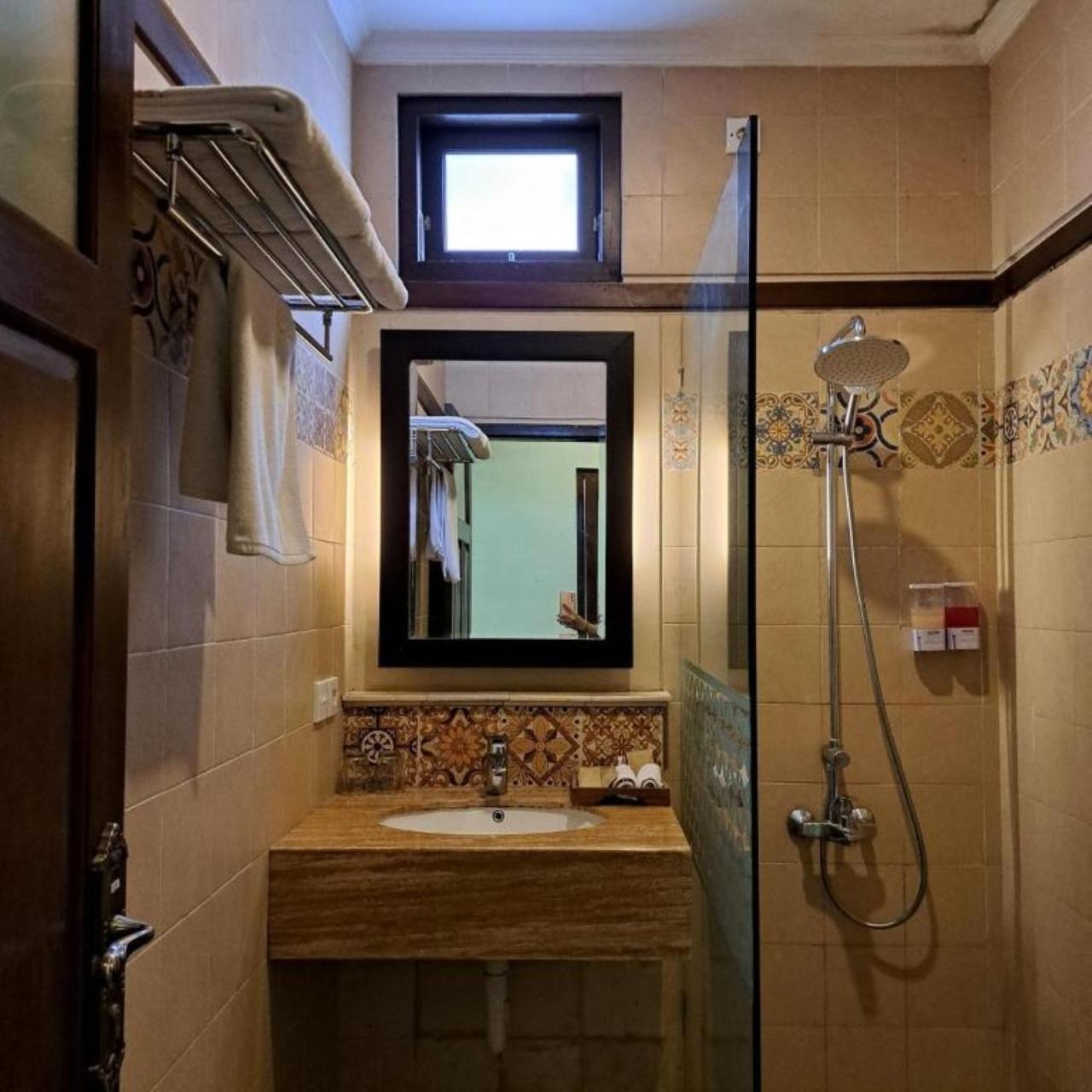 Kutus Kutus Clemmie Huis Yogyakarta Exterior foto